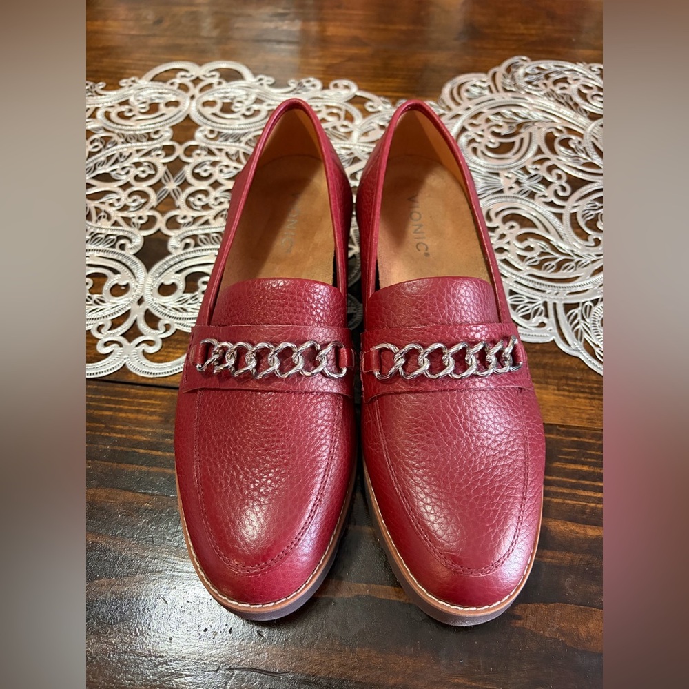 Women's Burgundy Leather Chain-Trim Loafers